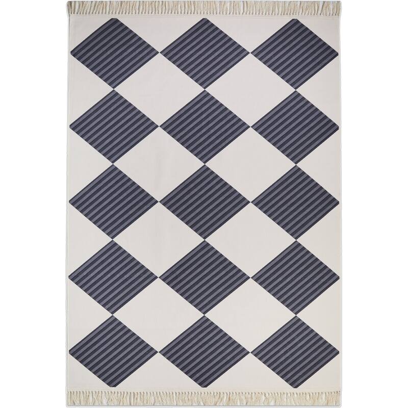 HomeRoots Geometric Modern, Contemporary Rectangle Area Rug - 4' X 6'