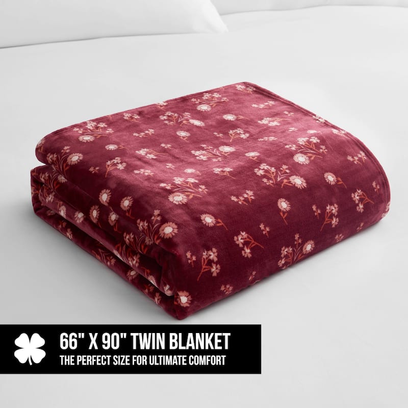 Lucky Brand Daisy Plush Throw Blanket