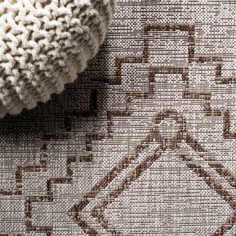 JONATHAN Y Carwa Diamond Tribal Medallion Indoor/Outdoor Area Rug
