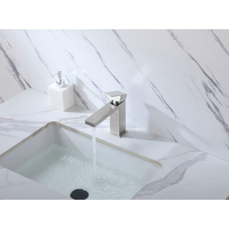 Elegant Lighting FAV-1001 Jakob 1.5 GPM Single Hole Bathroom Faucet