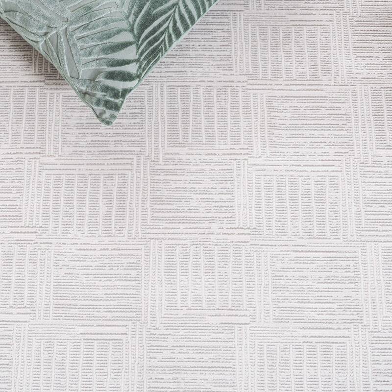 SAFAVIEH Signature Miray Modern Viscose Rug