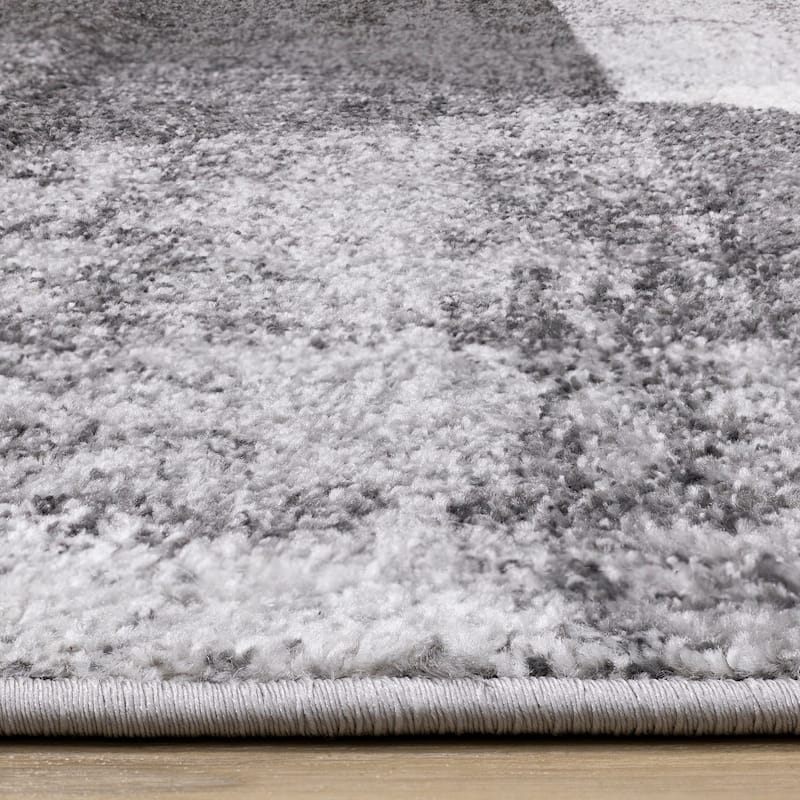 Flynn Collection - Grey/Cream Distressed Diamonds Rug