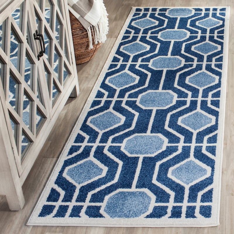 SAFAVIEH, Amherst Mounah Modern Rug