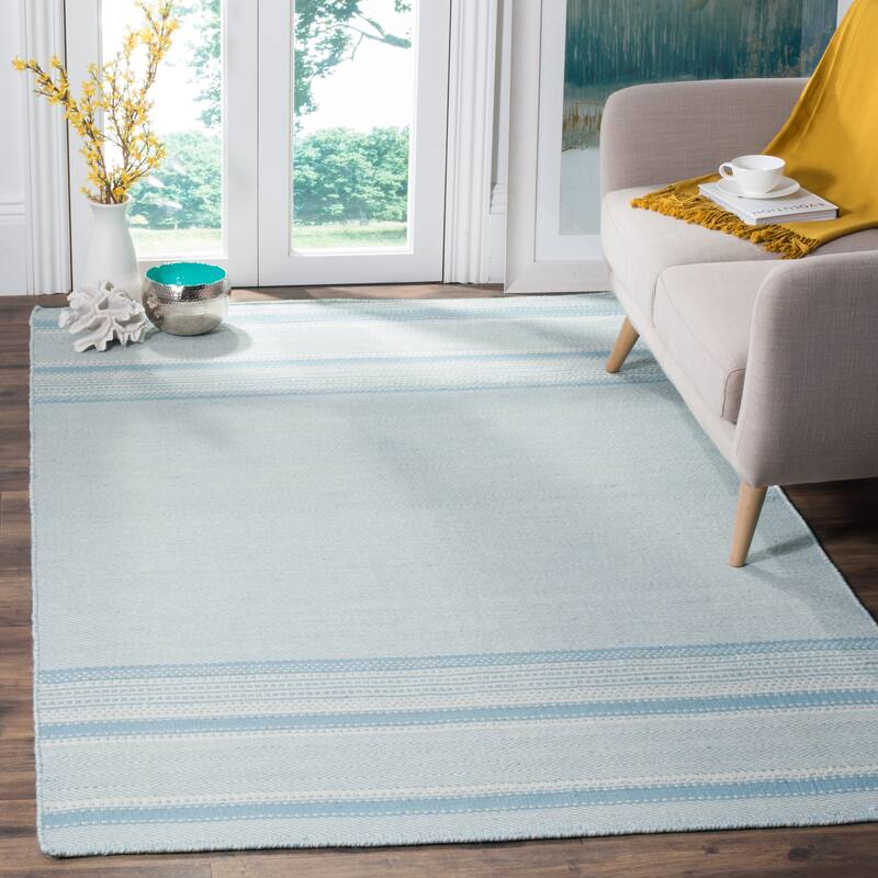 SAFAVIEH Handmade Flatweave Kilim Manrica Wool Rug - 4' x 6' - Light Blue/Ivory