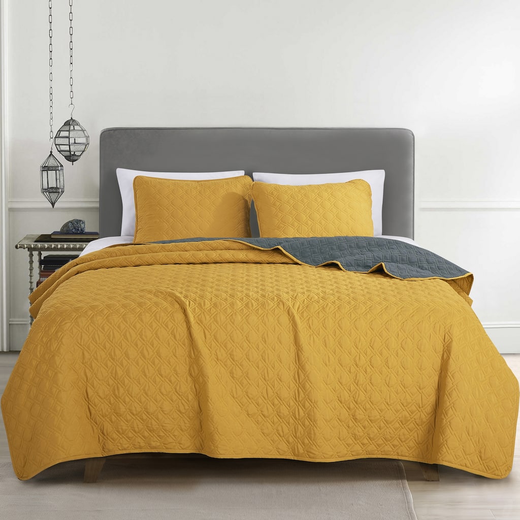 Kagami Luxury 3 Piece Bedspread