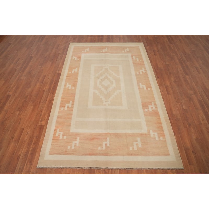 Hand Woven Oriental 100% Wool Carpet Southwestern Tribal Beige & Ivories Kilim Area Rug - 8' 1'' X 5' 1''
