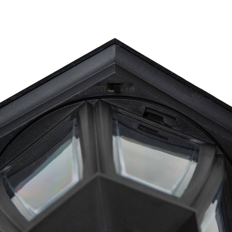 Glitzhome 6FT Solar 3-Head Lamp Street Light with Planter Pot - Black