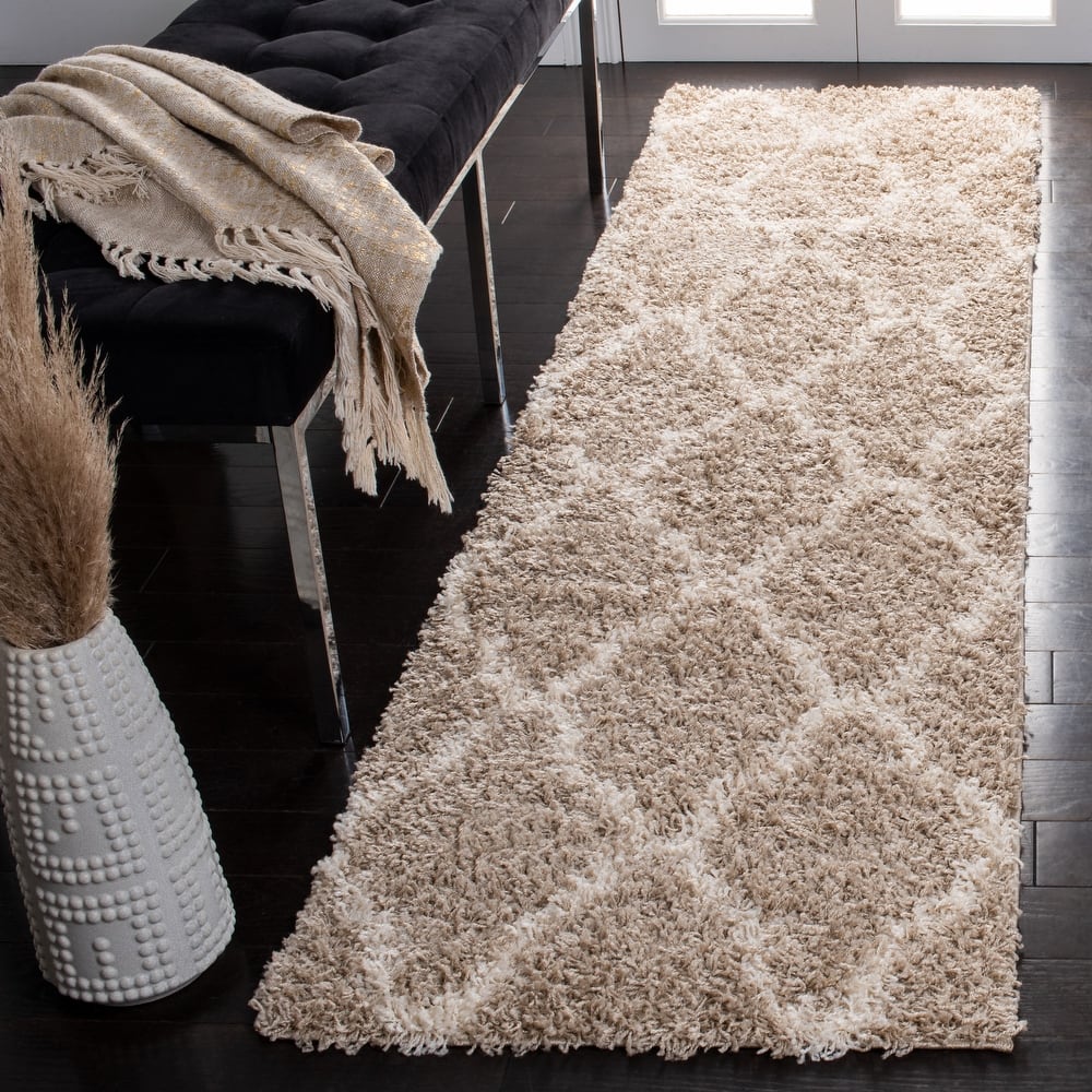 SAFAVIEH Dallas Shag Darina Trellis 1.5-inch Thick Rug