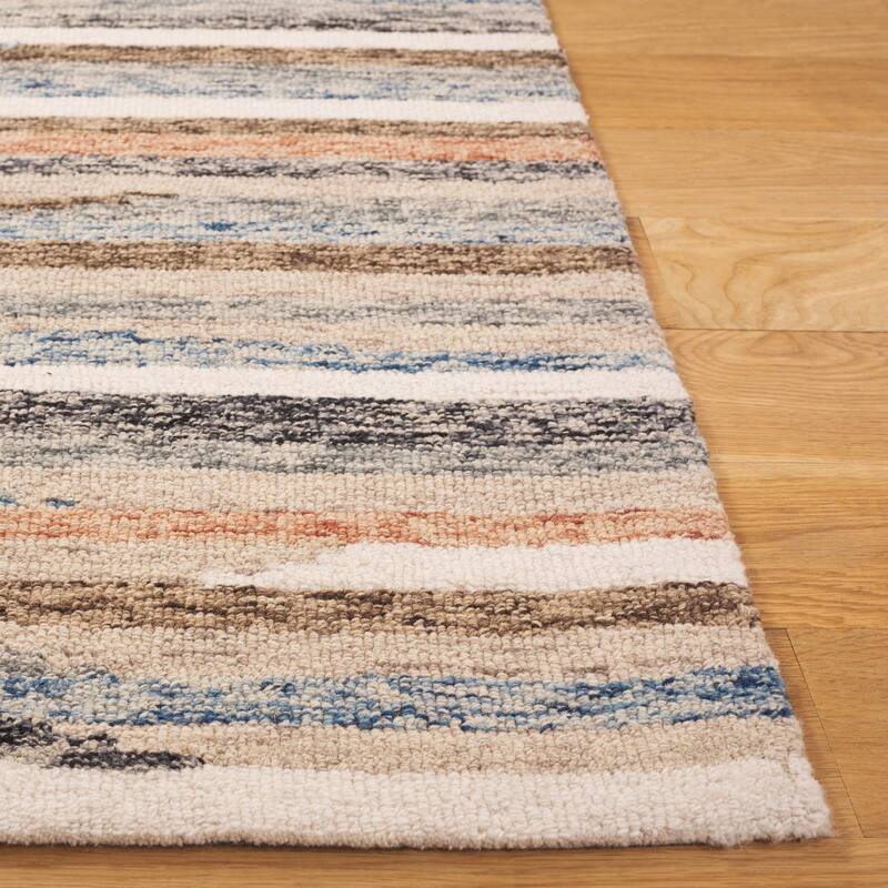SAFAVIEH Handmade Ebony Liisa Wool Rug