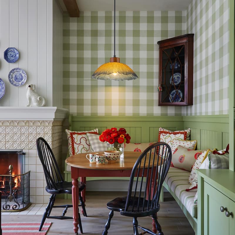 Industrial 1-Light Leaf-Shaped Glass Pendant Light with Texture Glass Shade