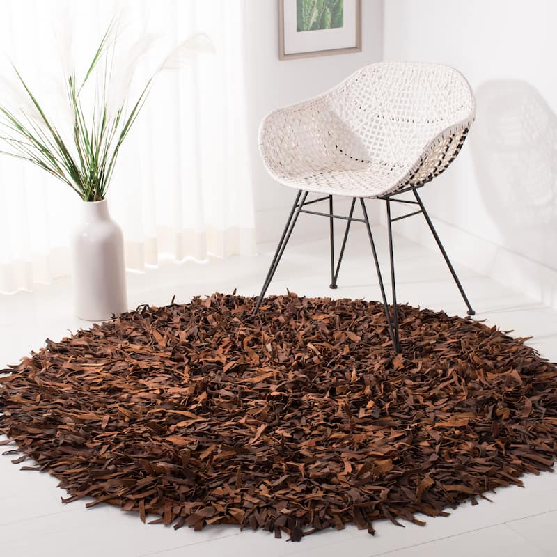 SAFAVIEH Handmade Leather Shag Blayne Modern Leather Rug - 5' Round - Saddle