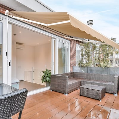 Retractable Outdoor Patio Awnings with Manual Crank Handle