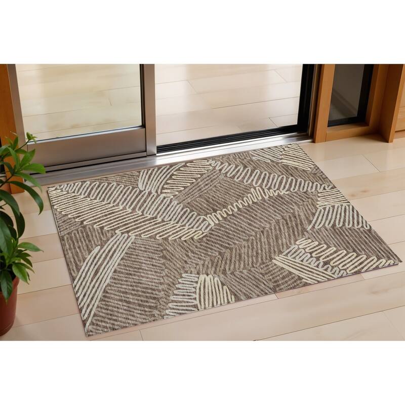 HomeRoots Floral Transitional Rectangle Outdoor Rug - 3' x 5'