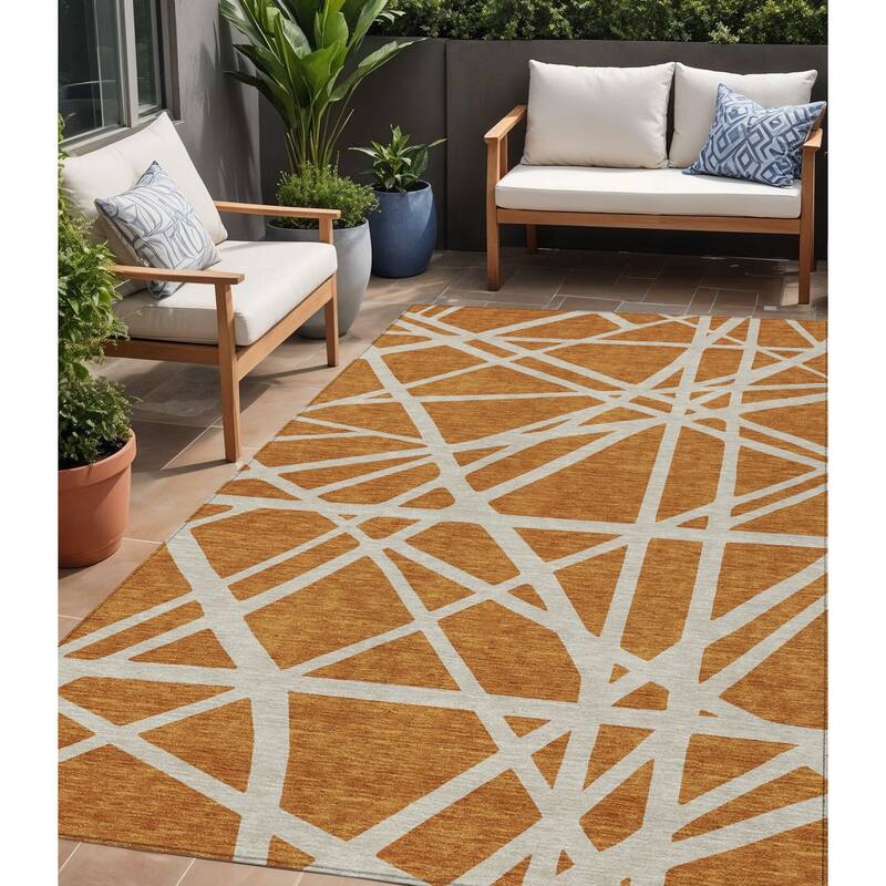 HomeRoots Geometric Transitional Rectangle Outdoor Rug - 5' X 8'