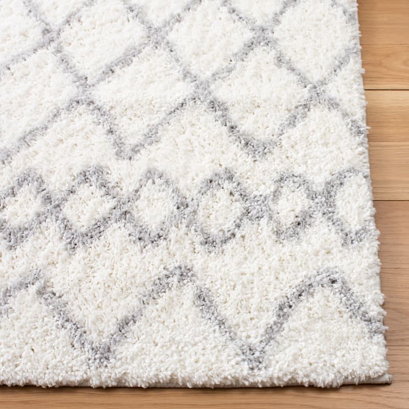 SAFAVIEH Berber Shag Ilmie Light Grey/Cream Rug