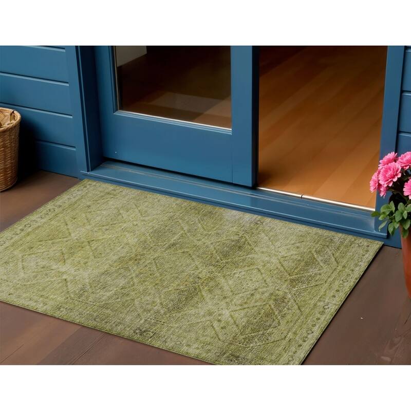 HomeRoots Geometric Transitional Rectangle Outdoor Rug - 3' x 5'