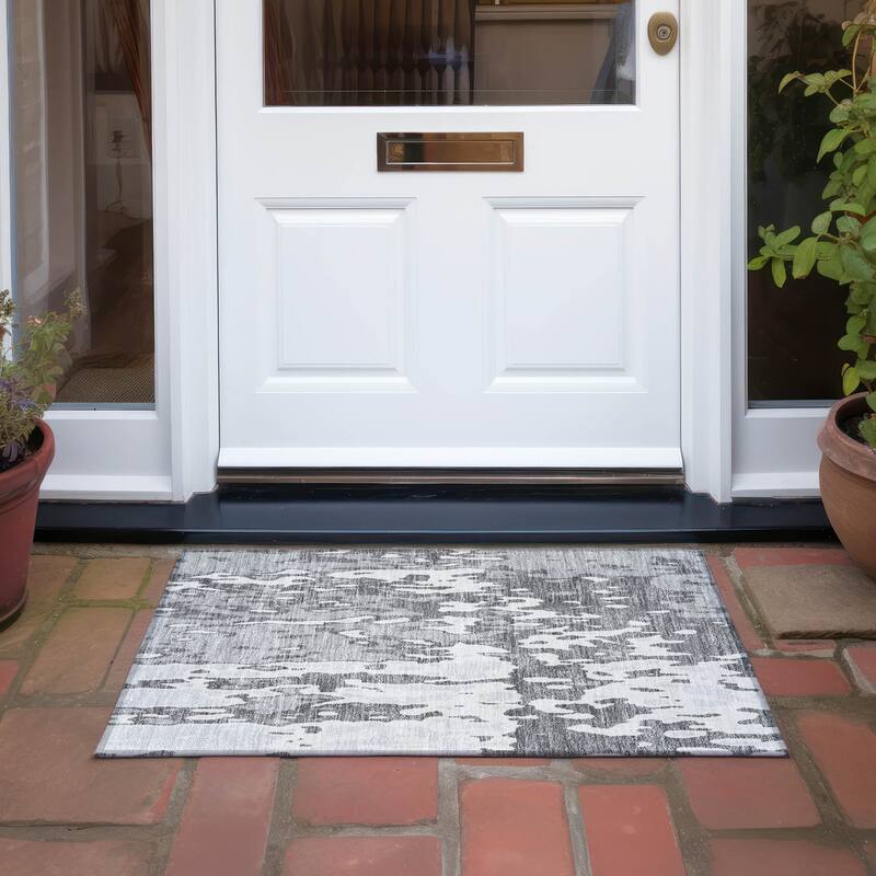 Machine Washable Indoor/ Outdoor Abstract Contemporary Chantille Rug - Gray - 1'8" x 2'6"