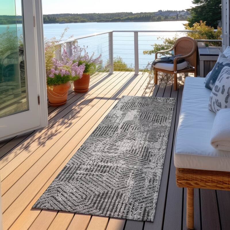 Machine Washable Indoor/ Outdoor Chantille Contemporary Maze Rug - Gray - 2'3" x 7'6"