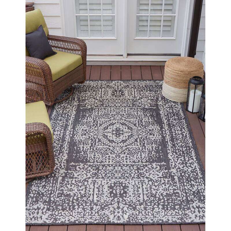 Outdoor Nirie Collection Area Rug