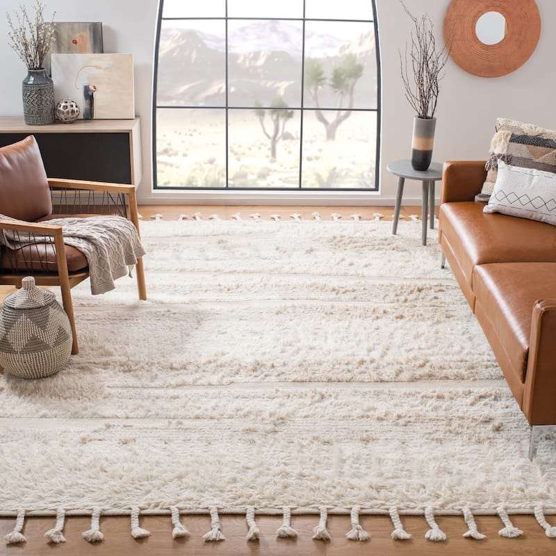 SAFAVIEH Handmade Kenya Costina Wool Tassel Rug - 3' x 5' - Ivory/Beige