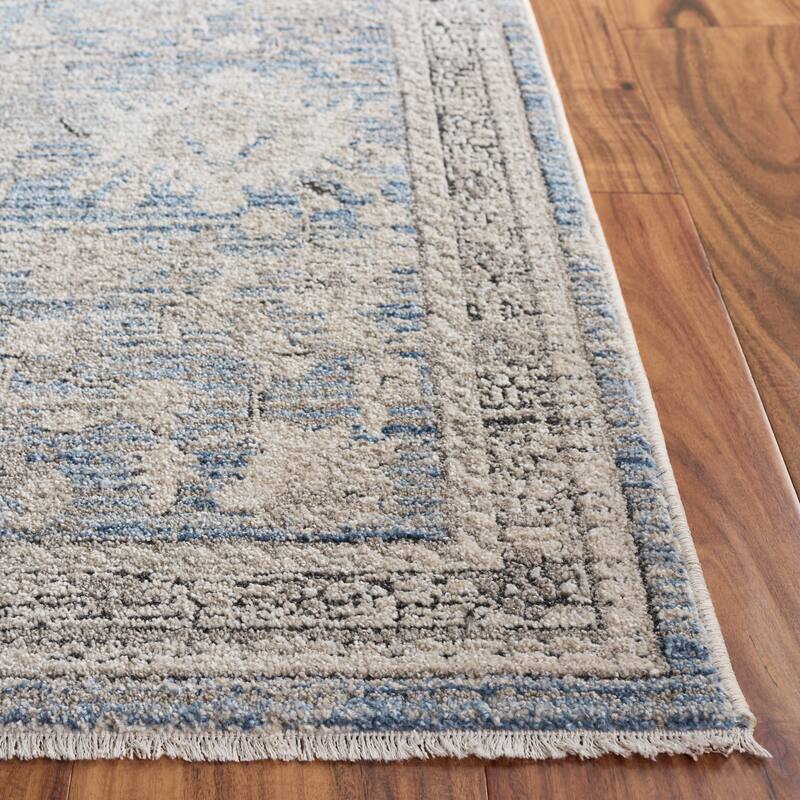 SAFAVIEH Grove Lieschen Traditional Floral Rug