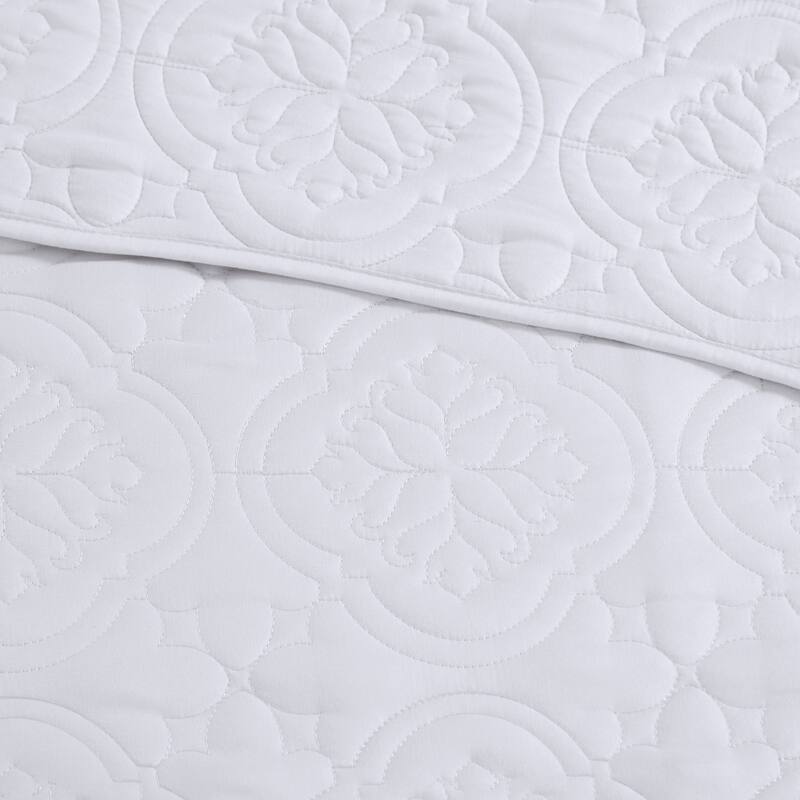 510 Design Hayley Oversized Solid Texture 3 Piece Reversible Bedspread Set