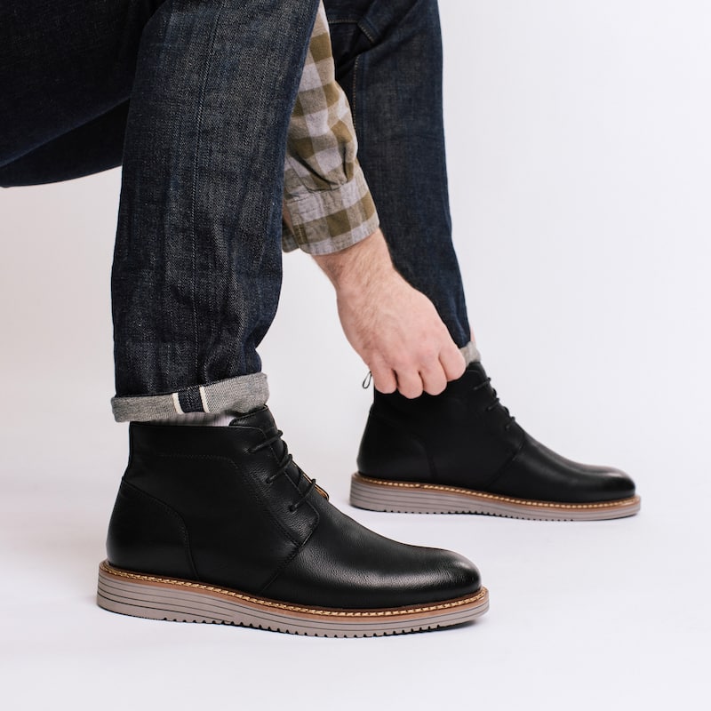 Vance Mens Stratton Medium and Wide Width Plain Toe Casual Chukka Boot