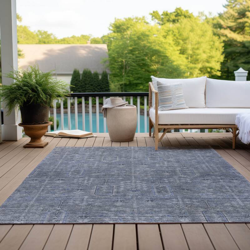 Machine Washable Indoor/ Outdoor Chantille Distressed Traditional Rug