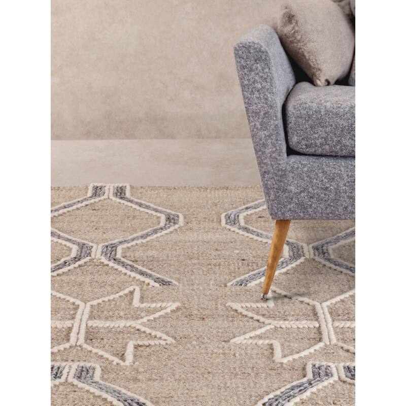 Isaa Area Rug - 5 X 8