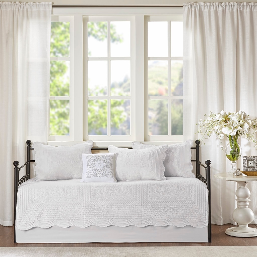 Madison Park Tuscany Reversible Scalloped Edge 6-Piece Daybed Cover Set with Bed Skirt and Decorative Throw Pillow