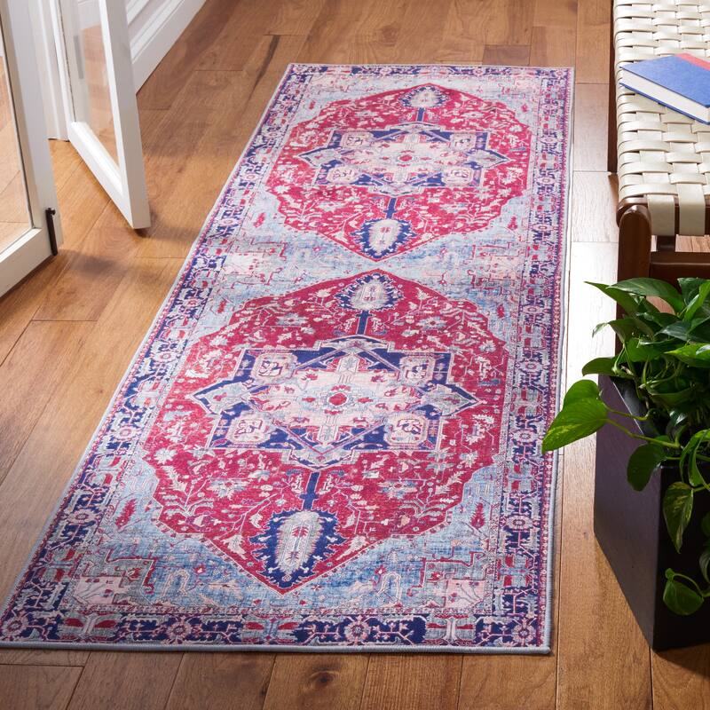 SAFAVIEH Tucson Machine Washable Slip Resistant Mathilde Oriental Medallion