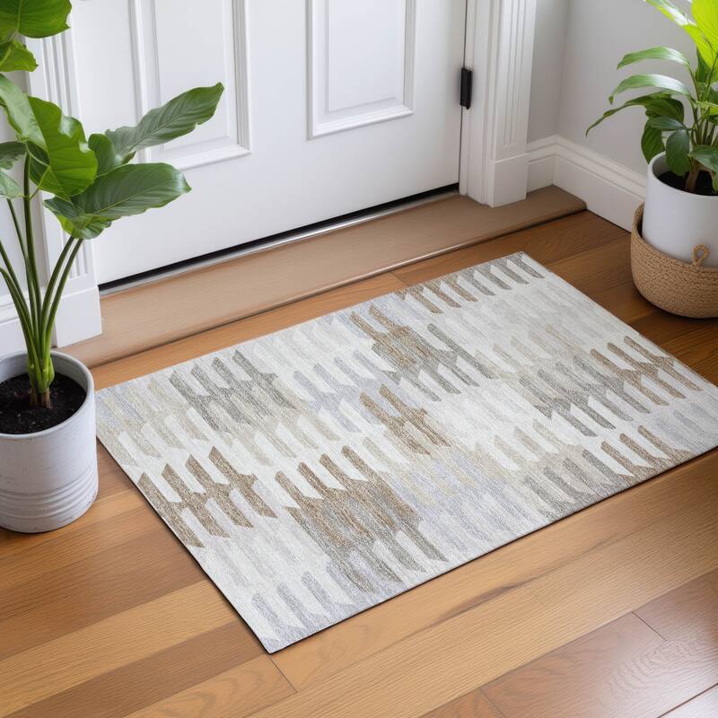 Machine Washable Indoor/ Outdoor Modern Stacks Chantille Rug