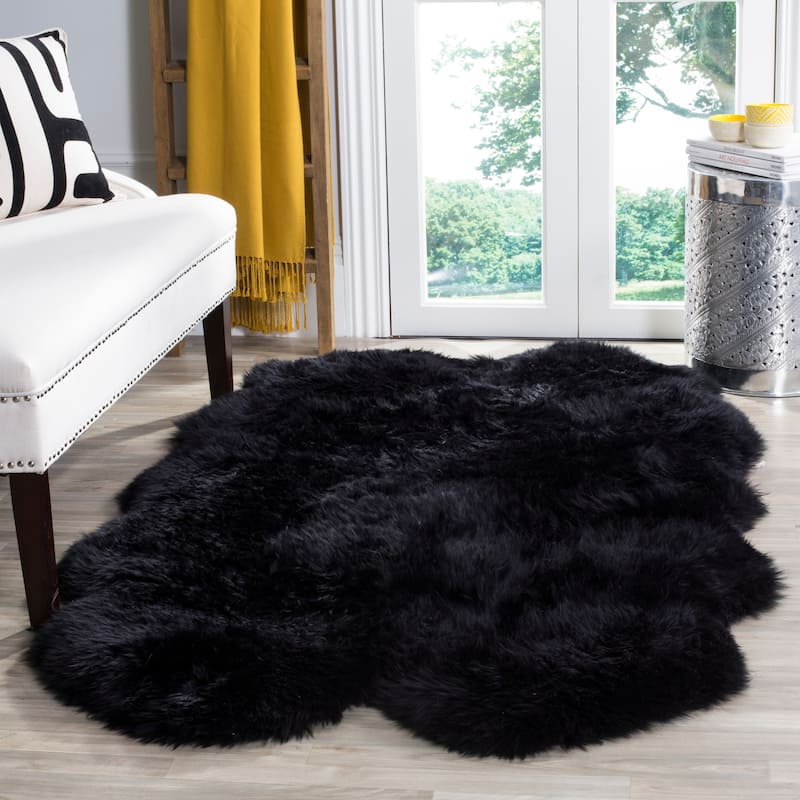 SAFAVIEH Handmade Natural Sheepskin Leanca 3.4-inch Thick Rug - 5'5" x 7'7" - Midnight Black - Rectangle