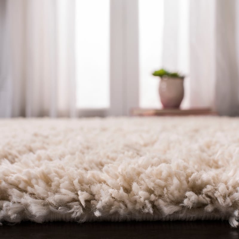 SAFAVIEH Fontana Shag Kimberlie Solid 2-inch Thick Rug