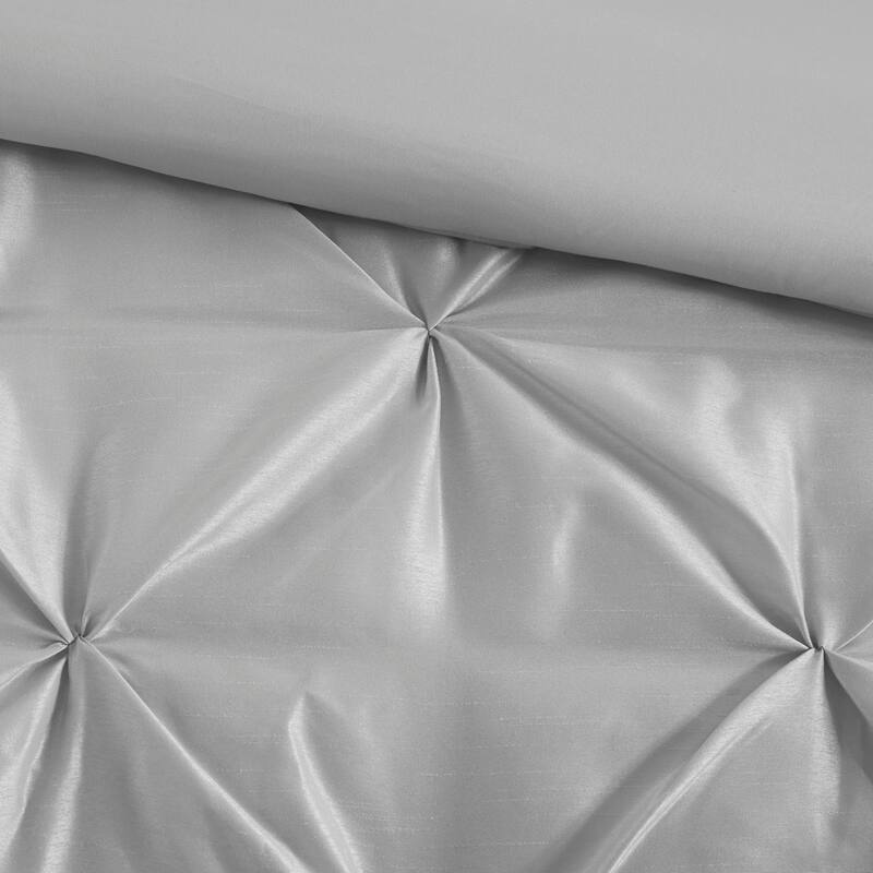 GDF Studio - Laurel 7-Piece Tufted Comforter Set with Decorative Pillows