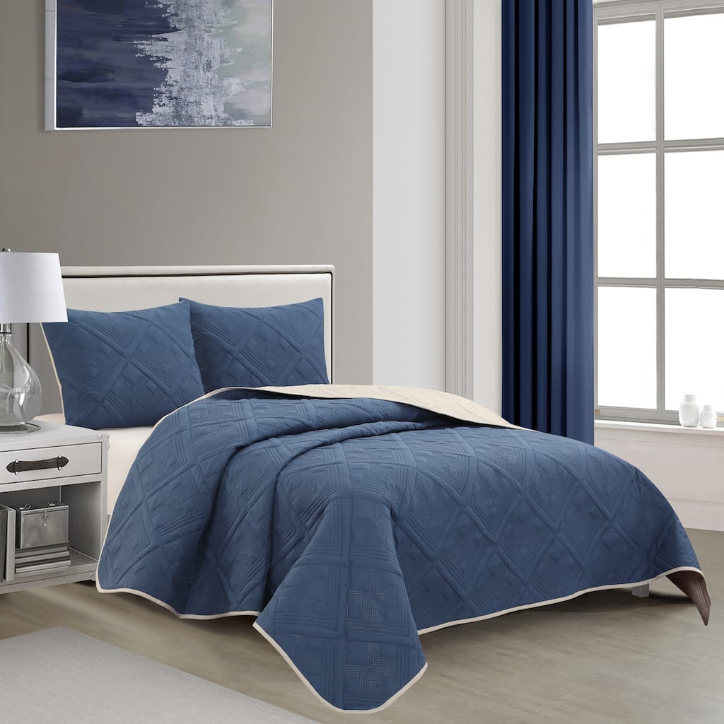 Nanshing Logan 3 Piece Reversible Geometric Quilt Set