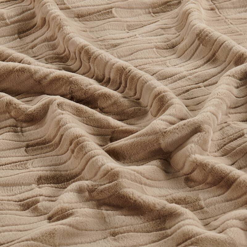 Home Soft Things Leaf Pattern FauxFur Throw Cozy Textured Blanket