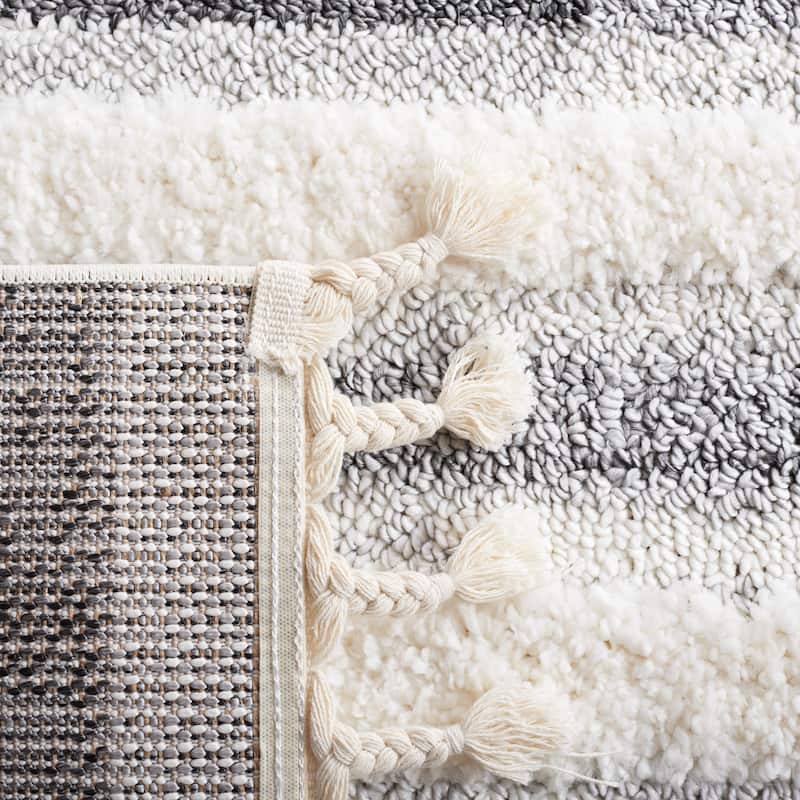 SAFAVIEH, Moroccan Tassel Shag Eathel 2-inch Thick Rug
