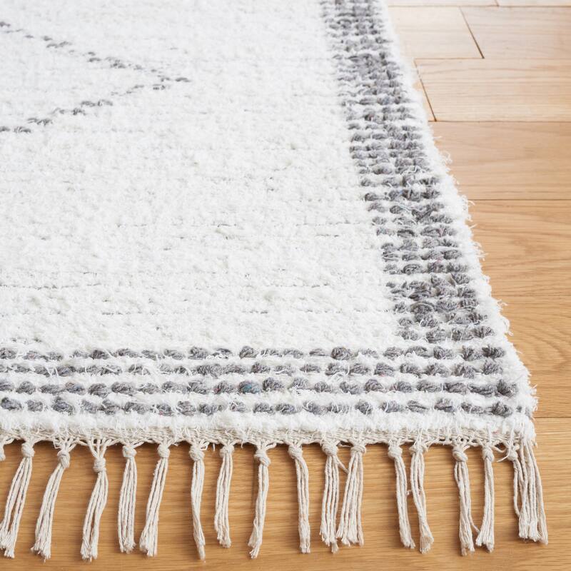 SAFAVIEH Handmade Casablanca Mukta Boho Cotton Fringe Rug