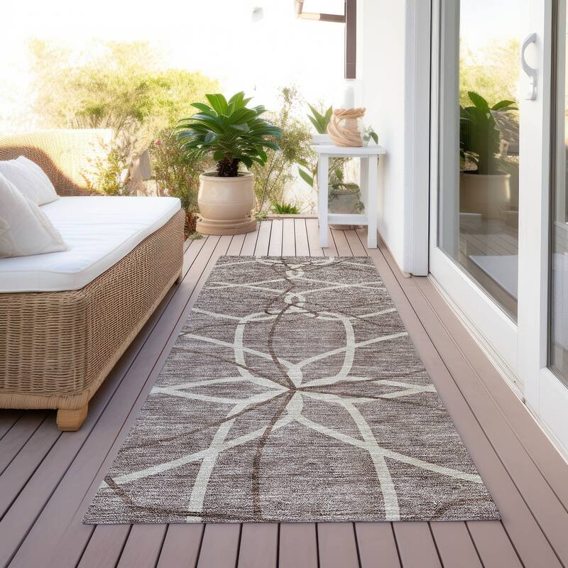Machine Washable Indoor/ Outdoor Abstract Prism Chantille Rug - Taupe - 2'3" x 7'6"