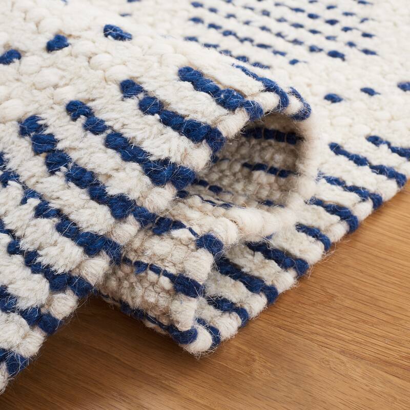 SAFAVIEH Handmade Natura Laura Trellis Wool Rug