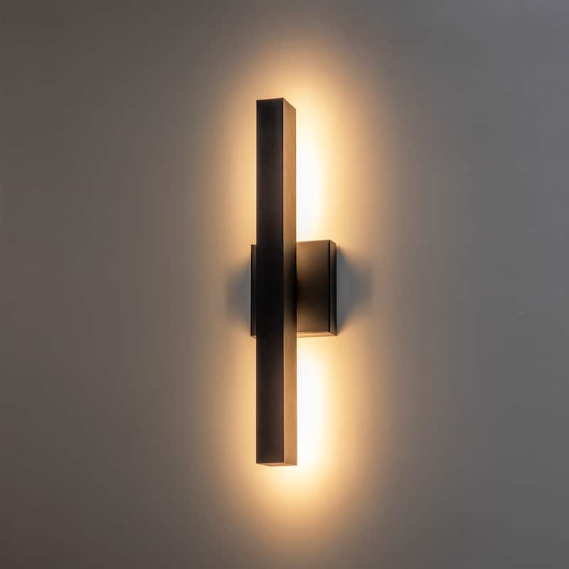 Rennnsan 20 in. Modern Simple Black Aluminum Linear Dimmable LED Outdoor Wall Sconce - 4.7 in. W x 20 in. H - 4.7 in. W x 20 in. H - Black
