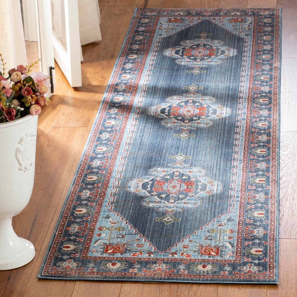 SAFAVIEH Vintage Boho Persian Joice Oriental Polyester Rug with