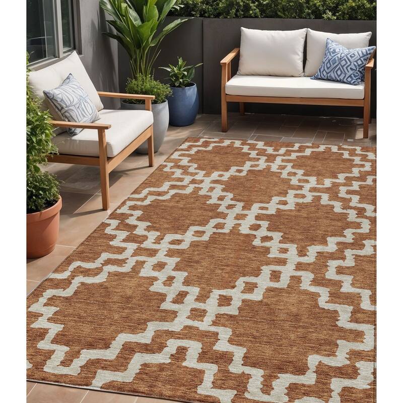 HomeRoots Geometric Transitional Rectangle Outdoor Rug - 5' X 8'