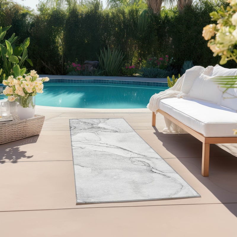 Machine Washable Indoor/ Outdoor Abstract Chantille Rug