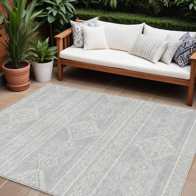HomeRoots Southwestern Transitional Rectangle Outdoor Rug