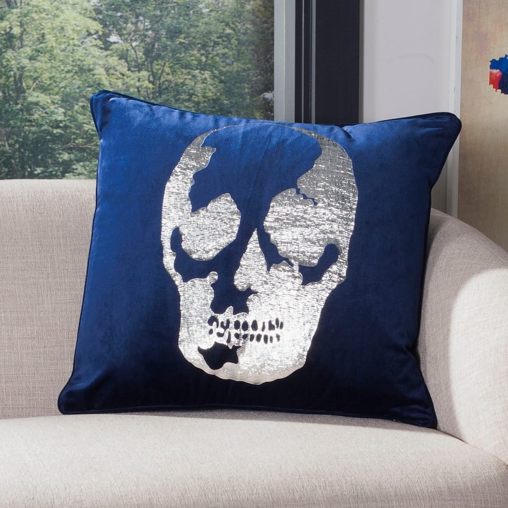 SAFAVIEH Sejla 20-inch Skull Pillow