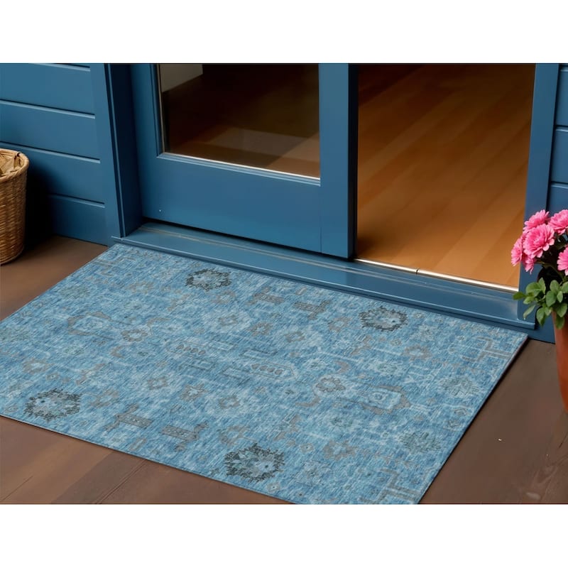 HomeRoots Oriental Traditional Rectangle Outdoor Rug - 3' x 5'