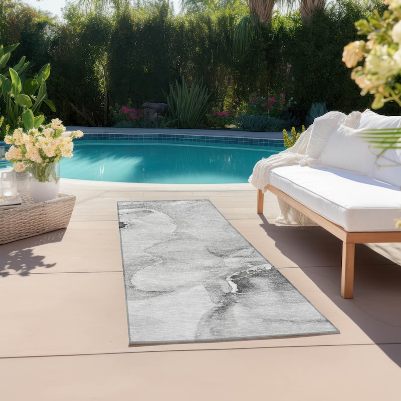 Machine Washable Indoor/ Outdoor Abstract Chantille Rug