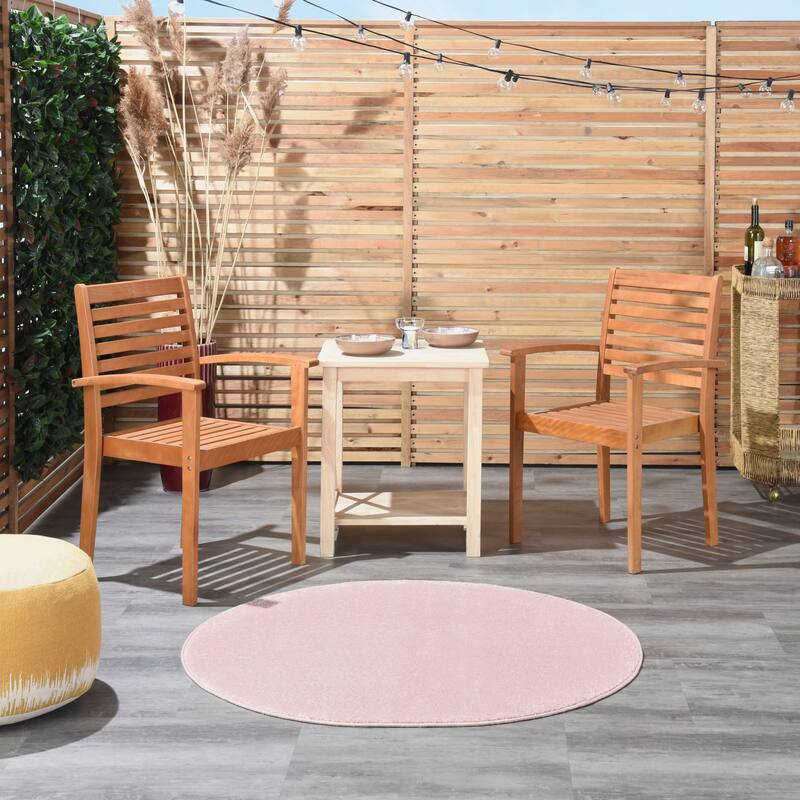 Nourison Essentials Solid Contemporary Indoor/Outdoor Area Rug - 4' Round - Pink